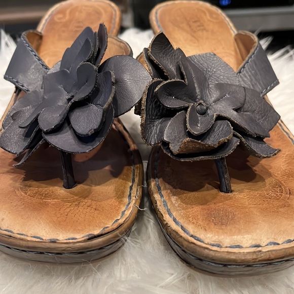 Born Charcoal Gray Flower Wedge size 9 - Picture 3 of 11